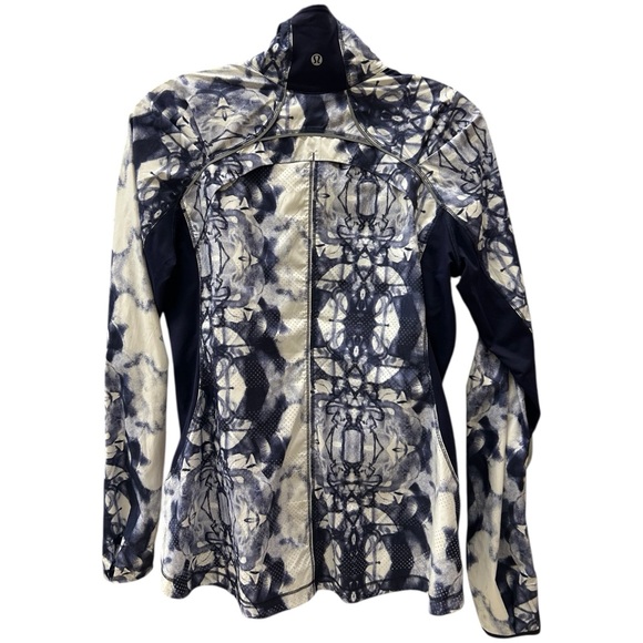 lululemon athletica Jackets & Blazers - Lulu Run Essential Jacket II Rare Size 6